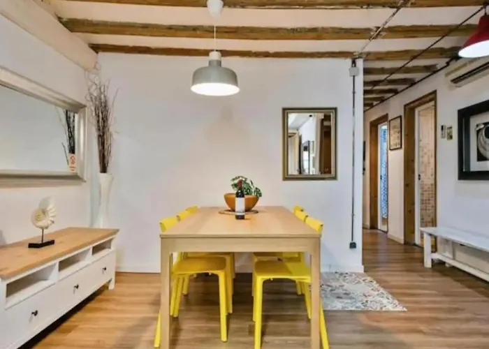 Encanto En Las Ramblas, Espacio Perfecto Para 9